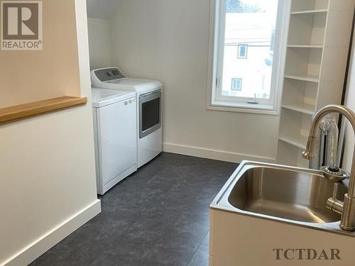 49 Fifth Ave, Englehart, ON - Indoor Photo Showing Laundry Room