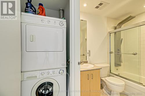 #2806 -281 Mutual St, Toronto, ON - Indoor Photo Showing Laundry Room
