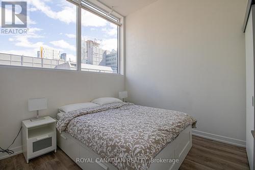 #404 -20 Edward St, Toronto, ON - Indoor Photo Showing Bedroom