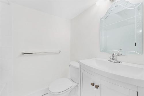 76 Macaulay Street W, Hamilton, ON - Indoor Photo Showing Bathroom