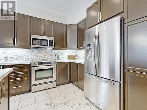 61 Bush Ridges Avenue, Richmond Hill, ON - Indoor Photo Showing Kitchen With Upgraded Kitchen