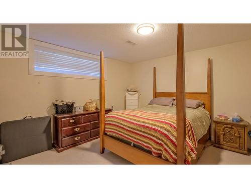 605 Perry Road, Kelowna, BC - Indoor Photo Showing Bedroom