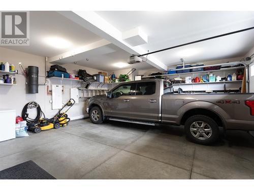 2604 Crown Crest Drive, West Kelowna, BC - Indoor Photo Showing Garage