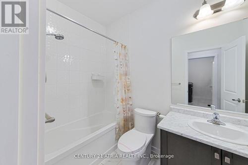 12 Hilts Drive, Richmond Hill, ON - Indoor Photo Showing Bathroom