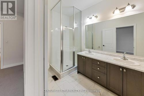 12 Hilts Dr, Richmond Hill, ON - Indoor Photo Showing Bathroom