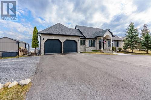 18734 County 2 Road, Cornwall, ON - Outdoor