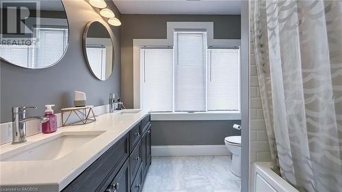 509 Alma Street, Walkerton, ON - Indoor Photo Showing Bathroom