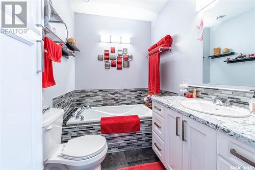 205 Ross Street W, Moose Jaw, SK - Indoor Photo Showing Bathroom