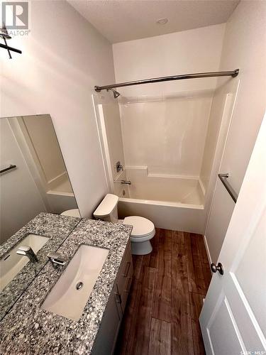 37 5601 Parliament Avenue, Regina, SK - Indoor Photo Showing Bathroom