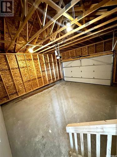 37 5601 Parliament Avenue, Regina, SK - Indoor Photo Showing Garage