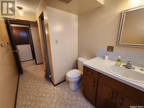 513 Beckwell Avenue, Radville, SK - Indoor Photo Showing Bathroom