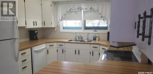 513 Beckwell Avenue, Radville, SK - Indoor Photo Showing Kitchen With Double Sink