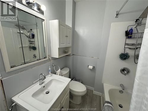 75 / 79 Grant Street, Chatham, ON - Indoor Photo Showing Bathroom