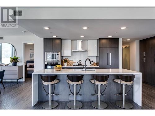 1588 Ellis Street Unit# 1609, Kelowna, BC - Indoor Photo Showing Kitchen With Upgraded Kitchen