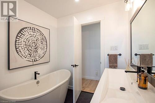 24 Madison Street, Fort Erie, ON - Indoor Photo Showing Bathroom