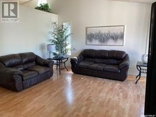 739 St Annes Avenue, Bruno, SK - Indoor Photo Showing Living Room