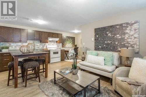 2077 Broder Street, Regina, SK - Indoor Photo Showing Living Room