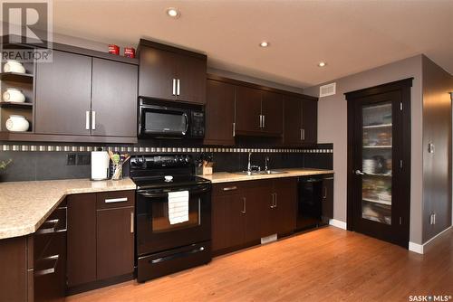 2077 Broder Street, Regina, SK - Indoor Photo Showing Kitchen