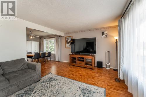 5655 Cranbrook Hill Road, Prince George, BC - Indoor Photo Showing Living Room