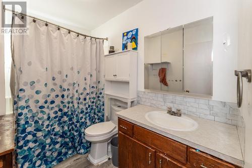 5655 Cranbrook Hill Road, Prince George, BC - Indoor Photo Showing Bathroom