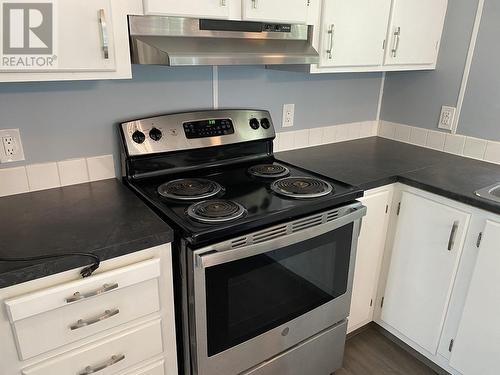 6446 Lynx Road, 100 Mile House, BC - Indoor Photo Showing Kitchen