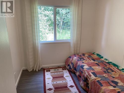 6446 Lynx Road, 100 Mile House, BC - Indoor Photo Showing Bedroom