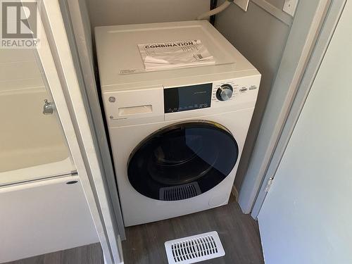 6446 Lynx Road, 100 Mile House, BC - Indoor Photo Showing Laundry Room