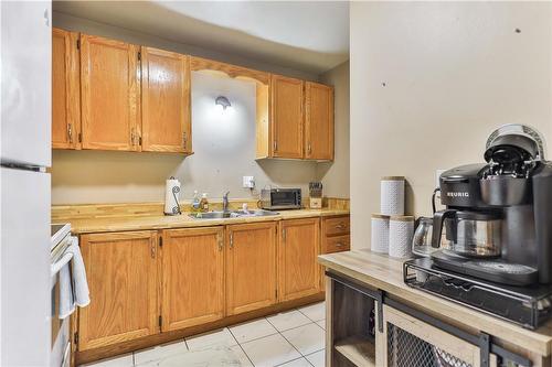 33 Rochelle Avenue|Unit #58, Hamilton, ON - Indoor Photo Showing Kitchen With Double Sink