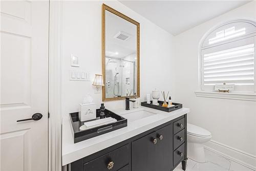 Custom mirror - 2220 Lakeshore Road|Unit #11, Burlington, ON - Indoor Photo Showing Bathroom