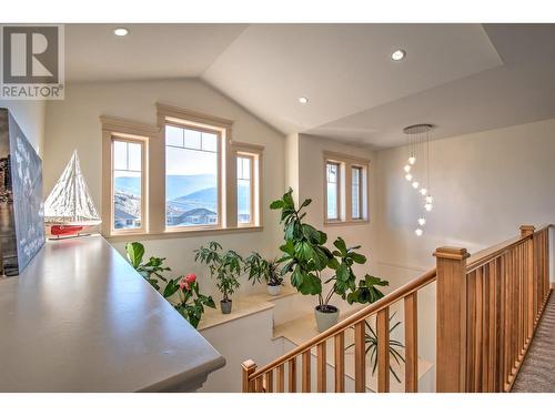 573 Mt Symons Place, Coldstream, BC - Indoor