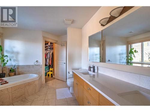 573 Mt Symons Place, Coldstream, BC - Indoor Photo Showing Bathroom