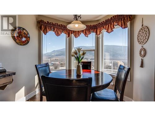 130 Overlook Place, Vernon, BC - Indoor Photo Showing Dining Room