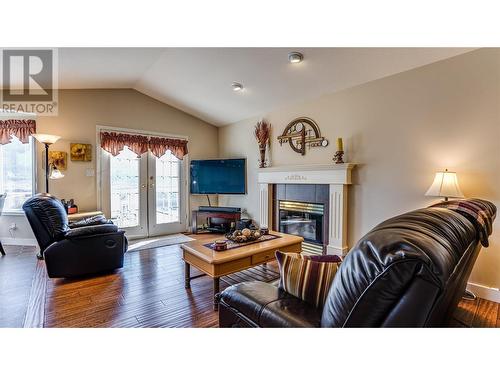 130 Overlook Place, Vernon, BC - Indoor Photo Showing Living Room With Fireplace