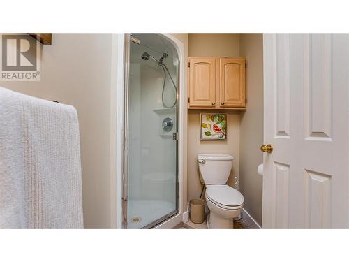 130 Overlook Place, Vernon, BC - Indoor Photo Showing Bathroom