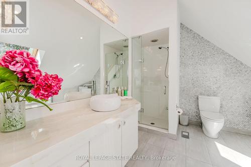 75 Reding Road, Hamilton, ON - Indoor Photo Showing Bathroom