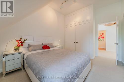 75 Reding Road, Hamilton, ON - Indoor Photo Showing Bedroom