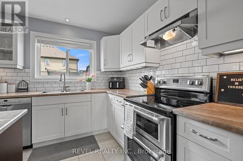 45 Roselawn Cres, Welland, ON - Indoor Photo Showing Kitchen With Double Sink