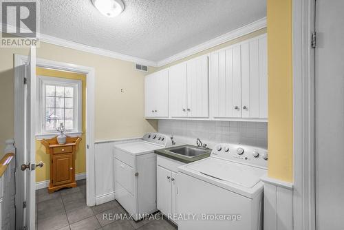 3686 Concession 4 Road, Clarington, ON - Indoor Photo Showing Laundry Room