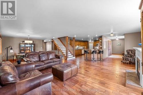490 Baptist Church Rd, Stirling-Rawdon, ON - Indoor Photo Showing Living Room