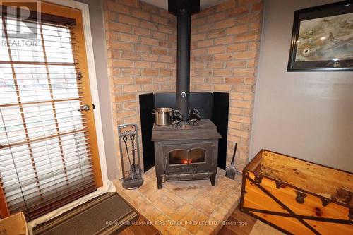 24 Oakley Lane, Tweed, ON - Indoor With Fireplace