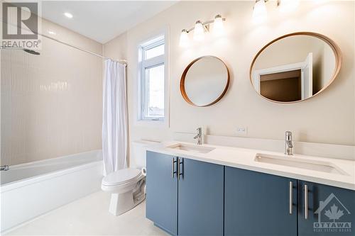 600 Mikinak Road, Ottawa, ON - Indoor Photo Showing Bathroom