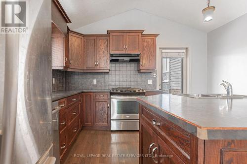3 Lawrence Avenue, St. Thomas, ON - Indoor Photo Showing Kitchen