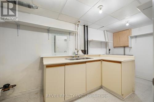 29 - 8136 Coventry Road, Niagara Falls, ON - Indoor Photo Showing Kitchen With Double Sink