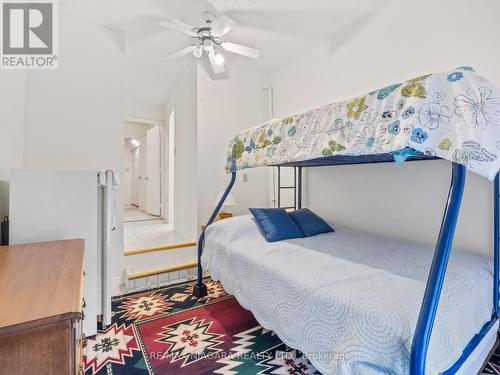 378 Willowood Ave, Fort Erie, ON - Indoor Photo Showing Bedroom