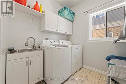 17 Las Rd S, West Lincoln, ON - Indoor Photo Showing Laundry Room