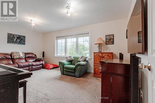 5101 Mount Nemo Crescent, Burlington, ON - Indoor Photo Showing Living Room