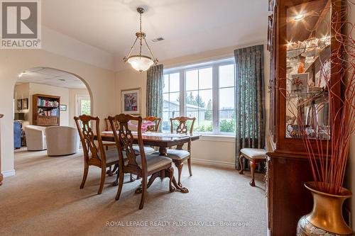 5101 Mount Nemo Cres, Burlington, ON - Indoor Photo Showing Dining Room