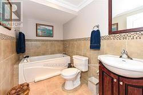 189 Milkweed Way, Oakville, ON - Indoor Photo Showing Bathroom
