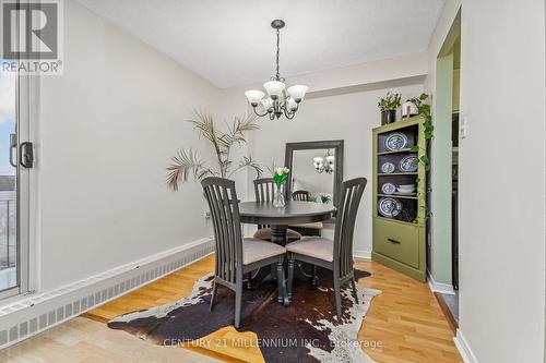 907 - 1100 Caven Street, Mississauga, ON - Indoor Photo Showing Dining Room