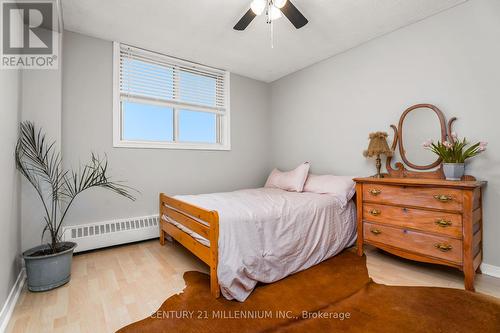 907 - 1100 Caven Street, Mississauga, ON - Indoor Photo Showing Bedroom